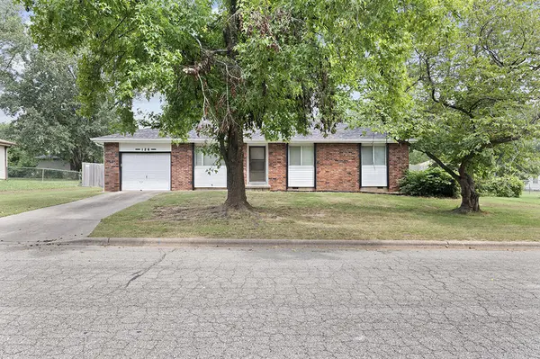 126 N Fairwood AVE, Republic, MO 65738