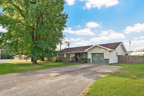 118 W Charles ST, Republic, MO 65738