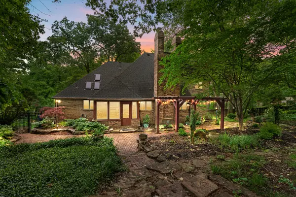 5715 S Kingston RD, Springfield, MO 65804