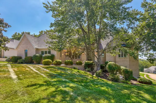 5261 S Applecross WAY, Springfield, MO 65809