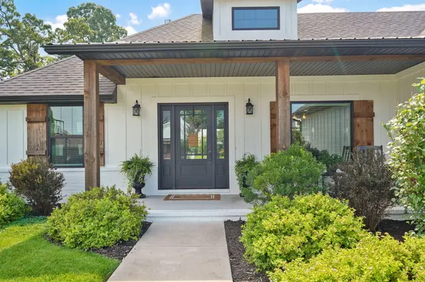 739 N Fox Hill CIR, Nixa, MO 65714