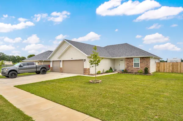 1312 N Maxine AVE, Nixa, MO 65714