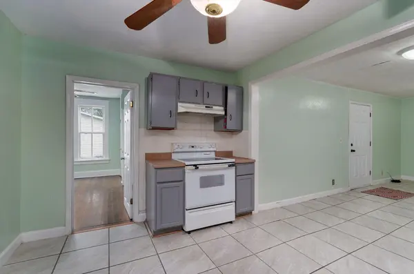 2116 N Campbell AVE, Springfield, MO 65803