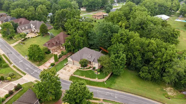 5838 S Brightwater TRL, Springfield, MO 65810