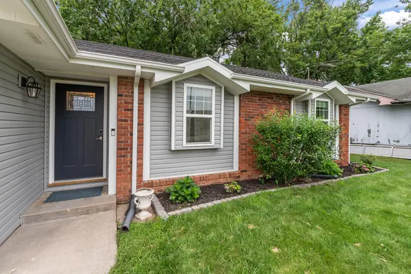 1147 E Cambridge ST, Springfield, MO 65807