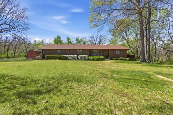 2949 State Hwy Jj, Crane, MO 65633