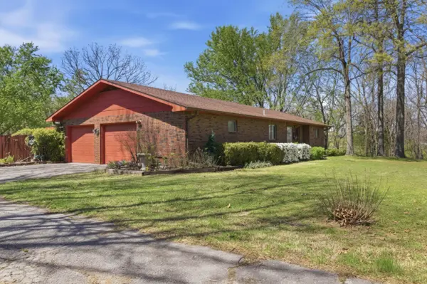 2949 State Hwy Jj, Crane, MO 65633