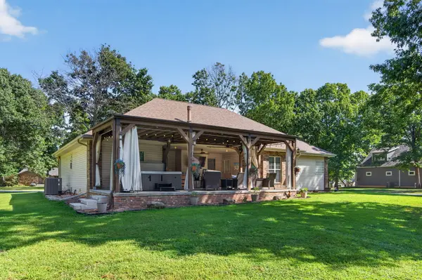 13 Holly LN, Branson West, MO 65737