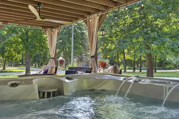 13 Holly LN, Branson West, MO 65737