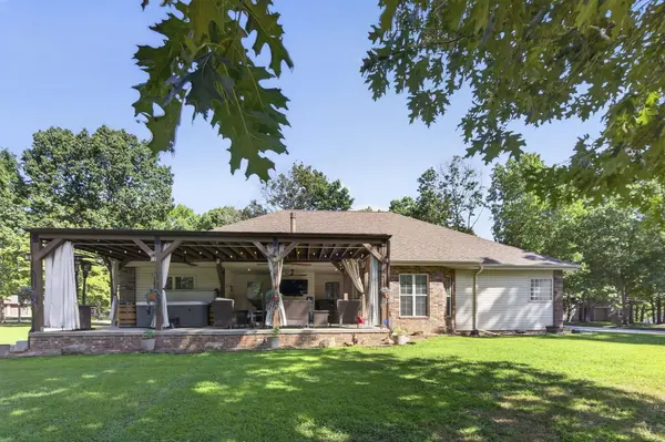 13 Holly LN, Branson West, MO 65737