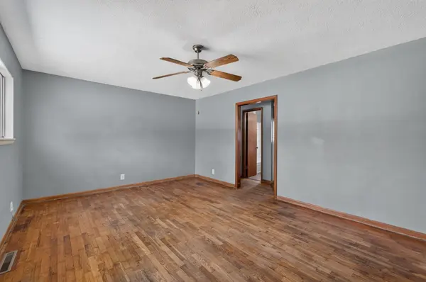 1910 W Scott ST, Springfield, MO 65802
