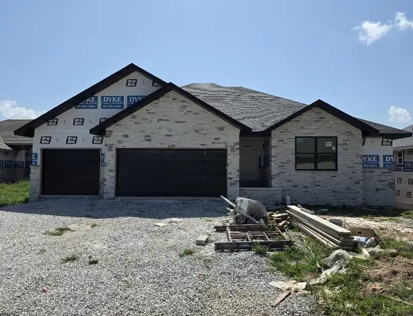 629 W Arbor Glenn DR, Nixa, MO 65714