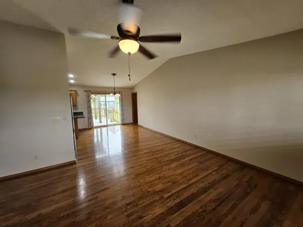 1583 N 17th ST, Monett, MO 65708