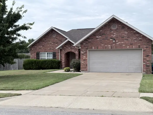 3843 W Cloverleaf TER, Battlefield, MO 65619