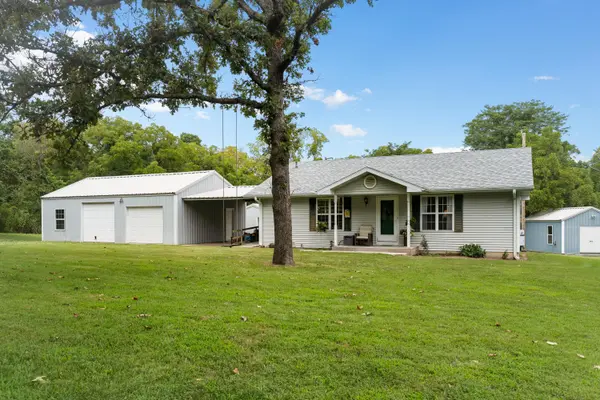 951 Goldfinch RD, Marshfield, MO 65706