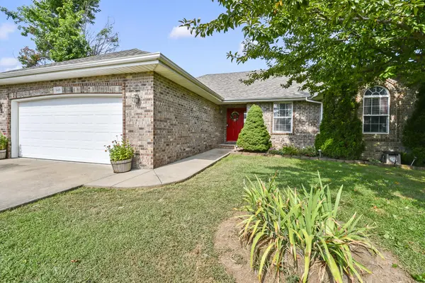 949 Megan LN, Willard, MO 65781