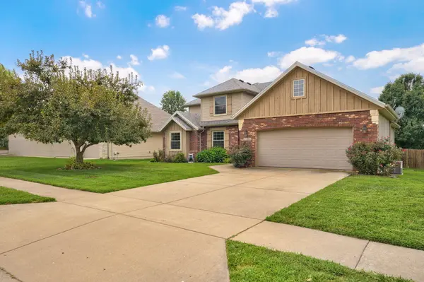 5246 E Hackberry ST, Springfield, MO 65809