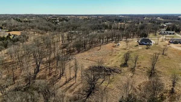 331 Raspberry RD, Highlandville, MO 65669