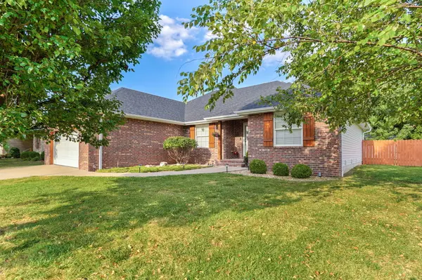 3624 N Bridgewood AVE, Springfield, MO 65803