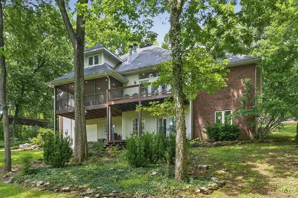 1790 N Deer LN, Nixa, MO 65714