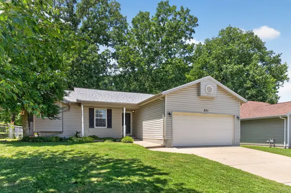 831 S Hickory LN, Nixa, MO 65714