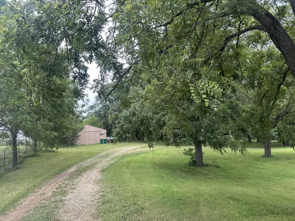 3827 Gravel Point RD, Mountain Grove, MO 65711