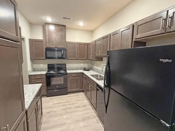 865c W Logan ST, Rogersville, MO 65742