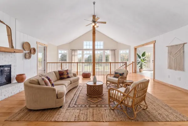 6419 Wexford LN, Springfield, MO 65803