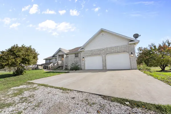 6419 Wexford LN, Springfield, MO 65803