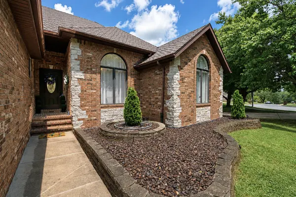 4916 S Buckingham LN, Springfield, MO 65810