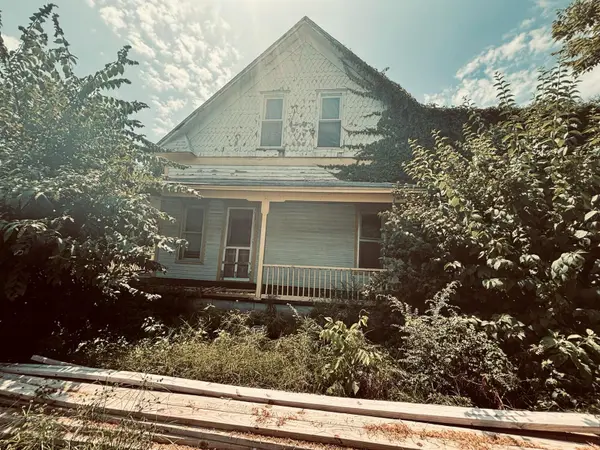 400 1st ST, Anderson, MO 64831