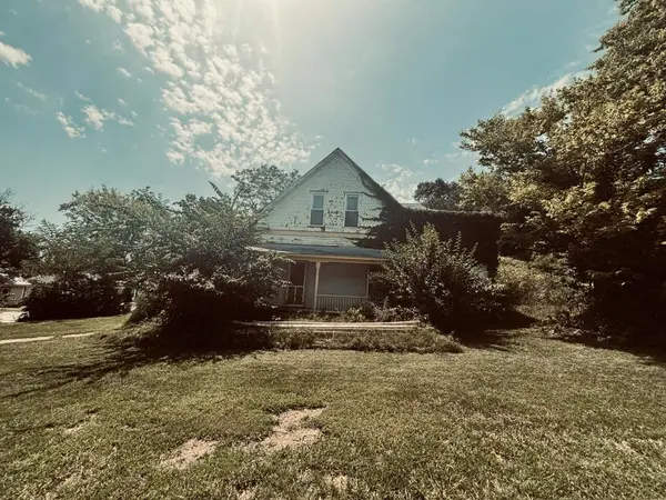400 1st ST, Anderson, MO 64831