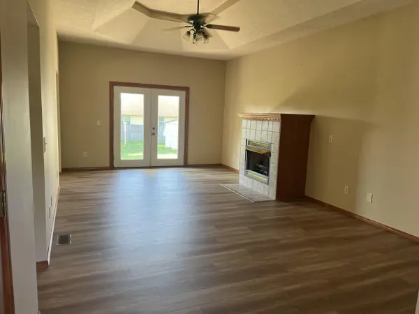 4362 W 2nd ST, Battlefield, MO 65619
