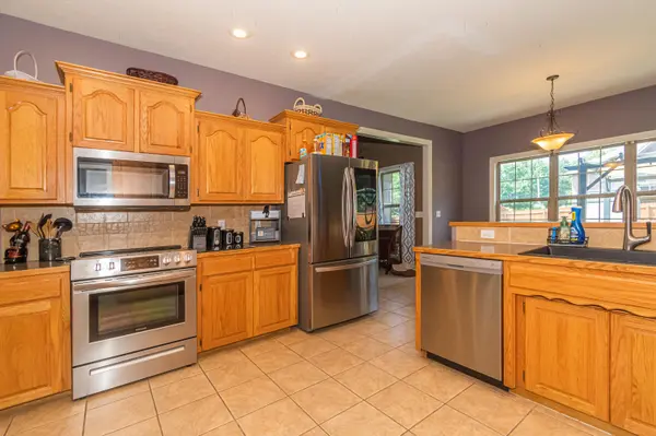 78 Remington DR, Monett, MO 65708