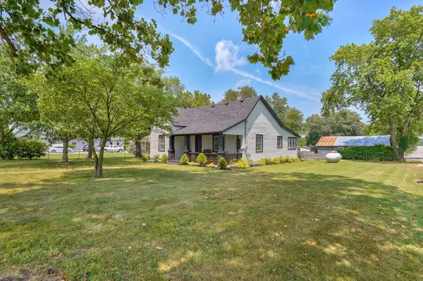 201 N Oak AVE, Sparta, MO 65753