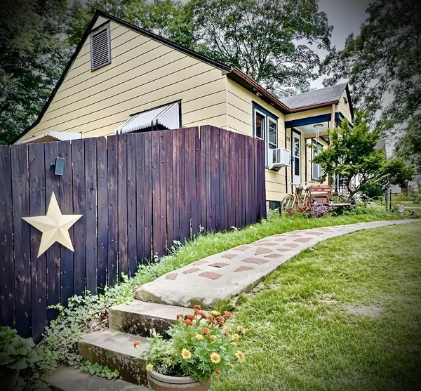 218 W Joe Davis ST, El Dorado Springs, MO 64744