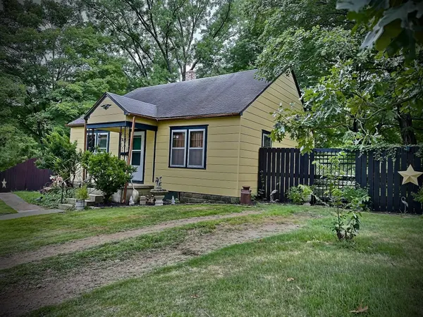 218 W Joe Davis ST, El Dorado Springs, MO 64744