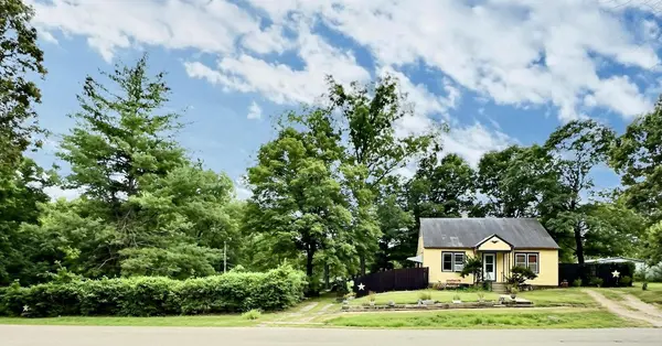 218 W Joe Davis ST, El Dorado Springs, MO 64744
