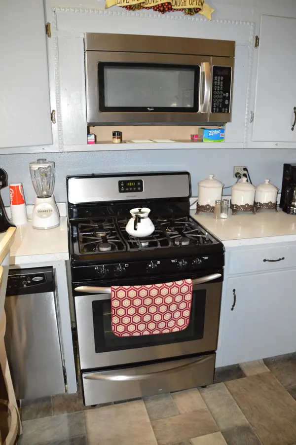 1243 E Thoman ST, Springfield, MO 65803