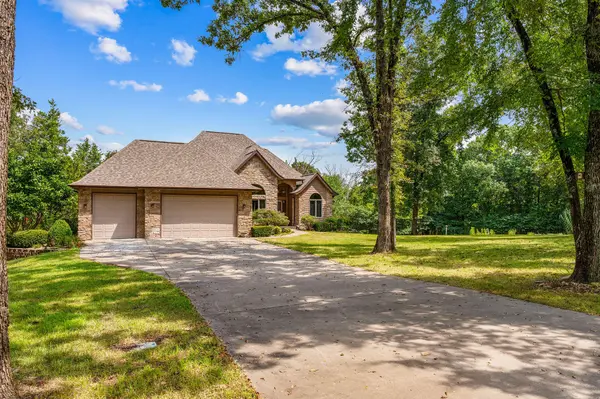 555 Lost Acres BLVD, Lampe, MO 65681