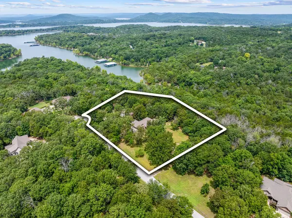 555 Lost Acres BLVD, Lampe, MO 65681