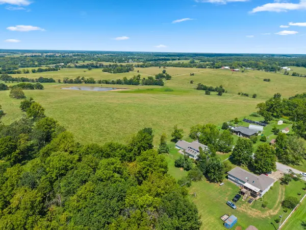 8488 W Sunset DR, Springfield, MO 65802
