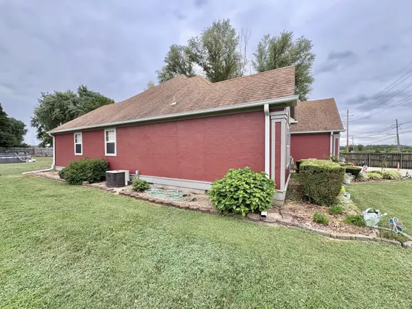 2310 Hazel AVE, Carthage, MO 64836