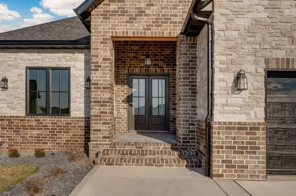 2187 N Silver Charm AVE, Springfield, MO 65802