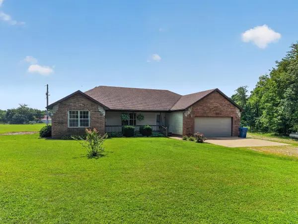 149 Brianna DR, Seymour, MO 65746