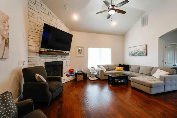 3326 S Juniper AVE, Springfield, MO 65804