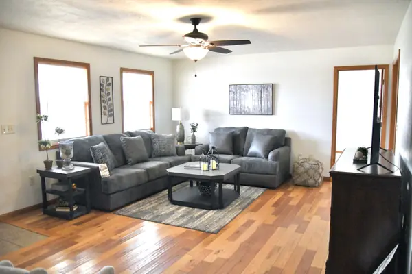2021 Morrisville RD, Bolivar, MO 65613