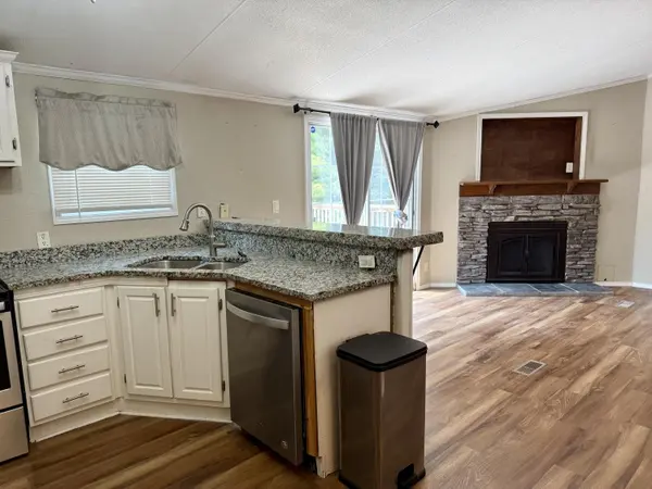 10694 Ridgeway CIR, Granby, MO 64844