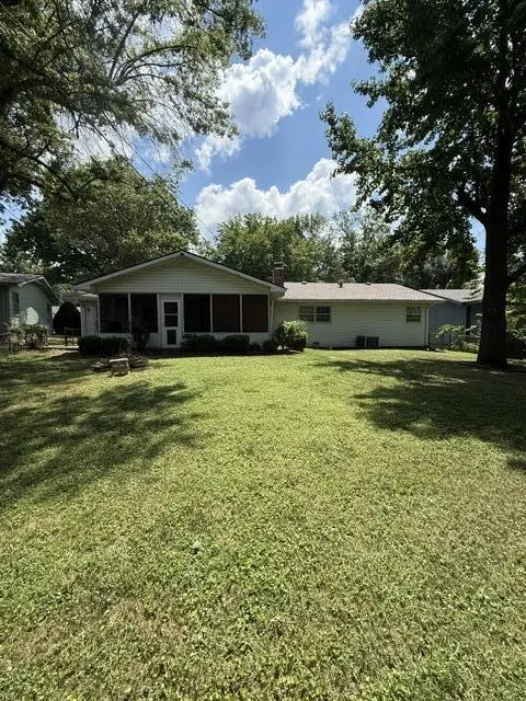 2711 S Claremont AVE, Springfield, MO 65804