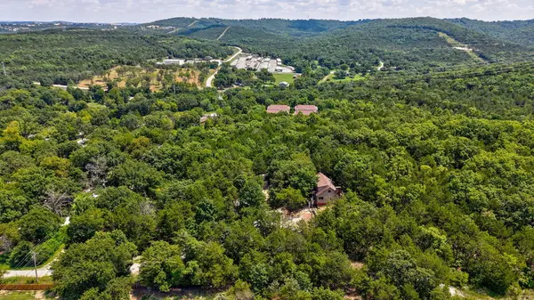 246 Stackman RD, Hollister, MO 65672